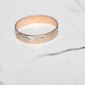 ✨ Pretty Gold & Silver Etched Ring Band – Size 8 Mixed Metals · Subtle Texture ·